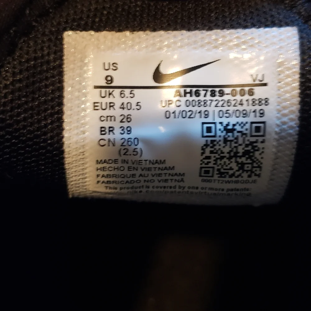 Women | Nike Air 270 Shoes - Picture 9 of 9